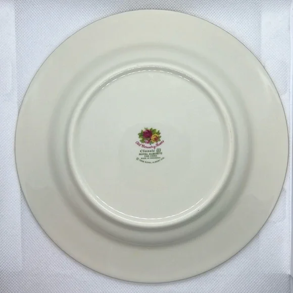 SALAD / DESERT PLATE RARE 1999 ROYAL ALBERT CHINA OLD COUNTRY ROSES CLASIC III - Picture 6 of 9